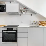Whome Riverside View 2-bed For Remote Workers & Digital Nomads