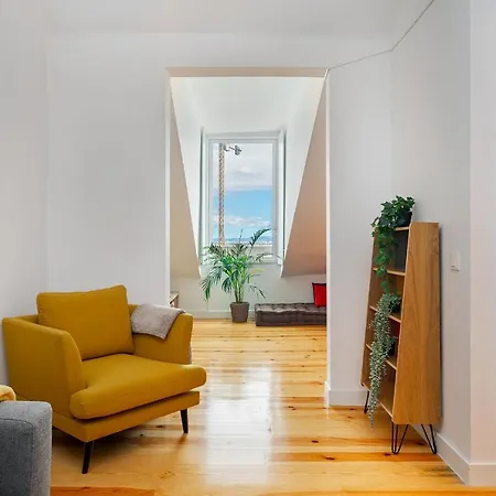Whome Riverside View 2-bed For Remote Workers & Digital Nomads