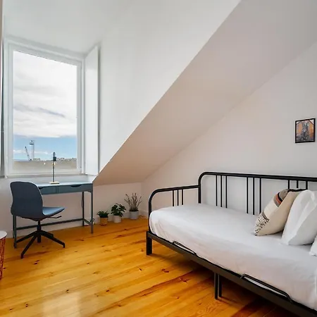 Apartment Whome Riverside View 2-bed For Remote Workers & Digital Nomads