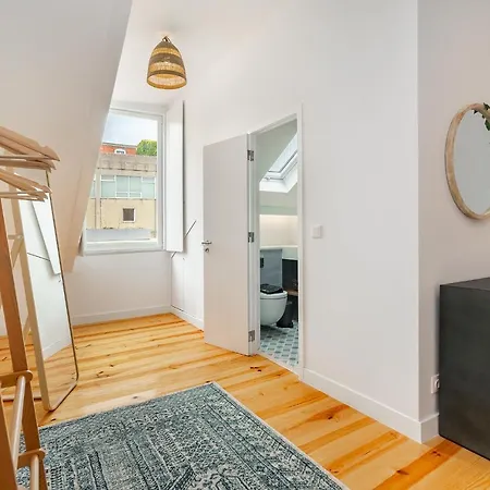 Whome Riverside View 2-bed For Remote Workers & Digital Nomads * Lisbon