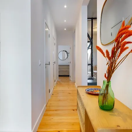 Whome Riverside View 2-bed For Remote Workers & Digital Nomads Lisbon