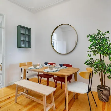 Daire Whome Riverside View 2-bed For Remote Workers & Digital Nomads *