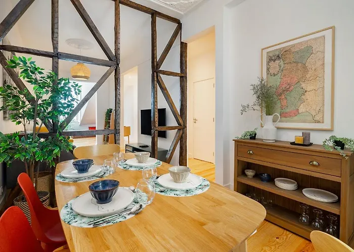 Апартаменти Whome Riverside View 2-bed For Remote Workers & Digital Nomads Лісабон