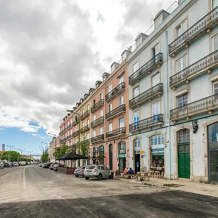 Whome Riverside View 2-bed For Remote Workers & Digital Nomads * Lisboa